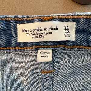 Abercrombie & Fitch '90s Relaxed High Rise Jeans - Blue